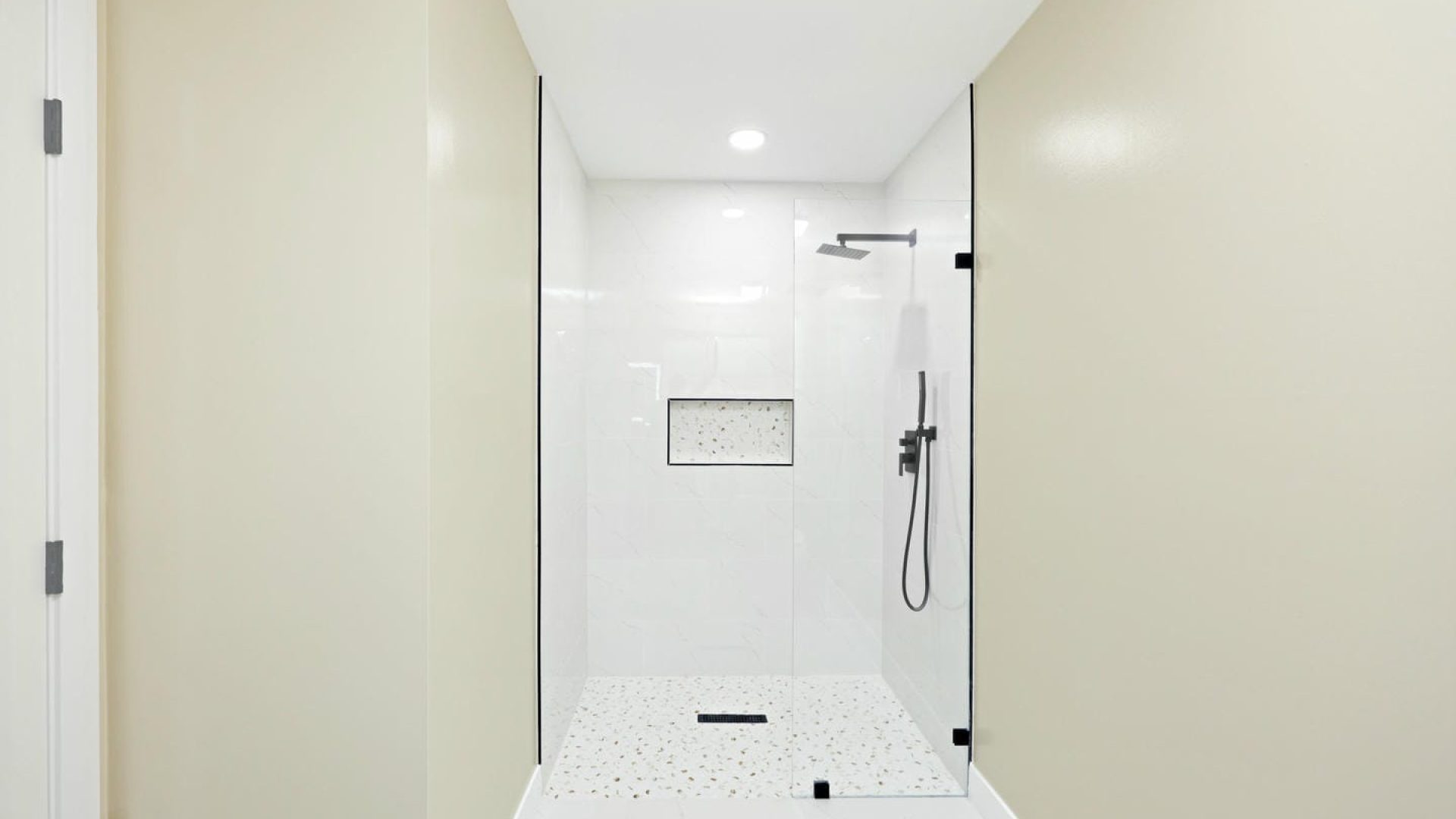 2ndBedroomandbath(3)