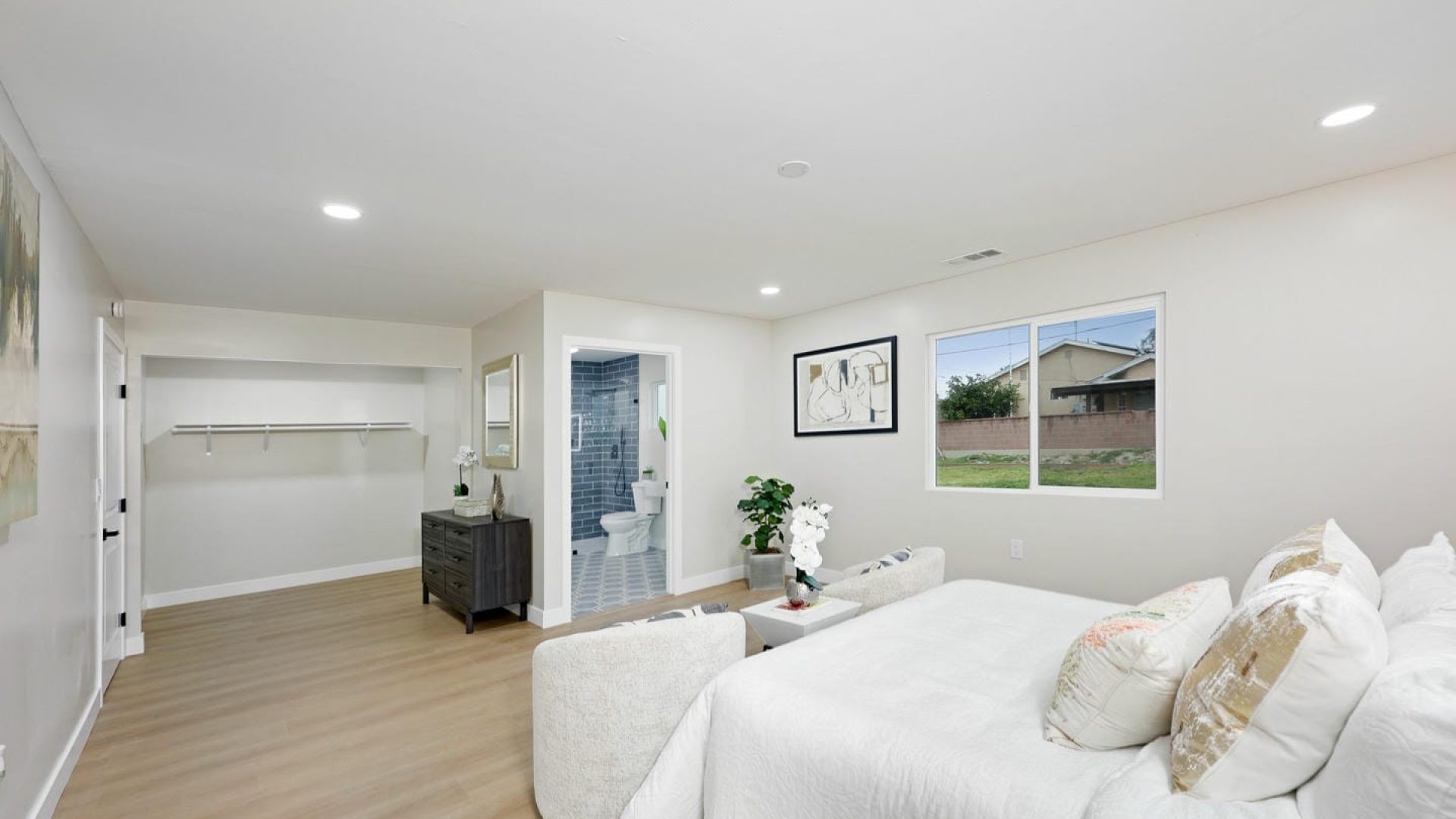 4thbedroomandbath(2)