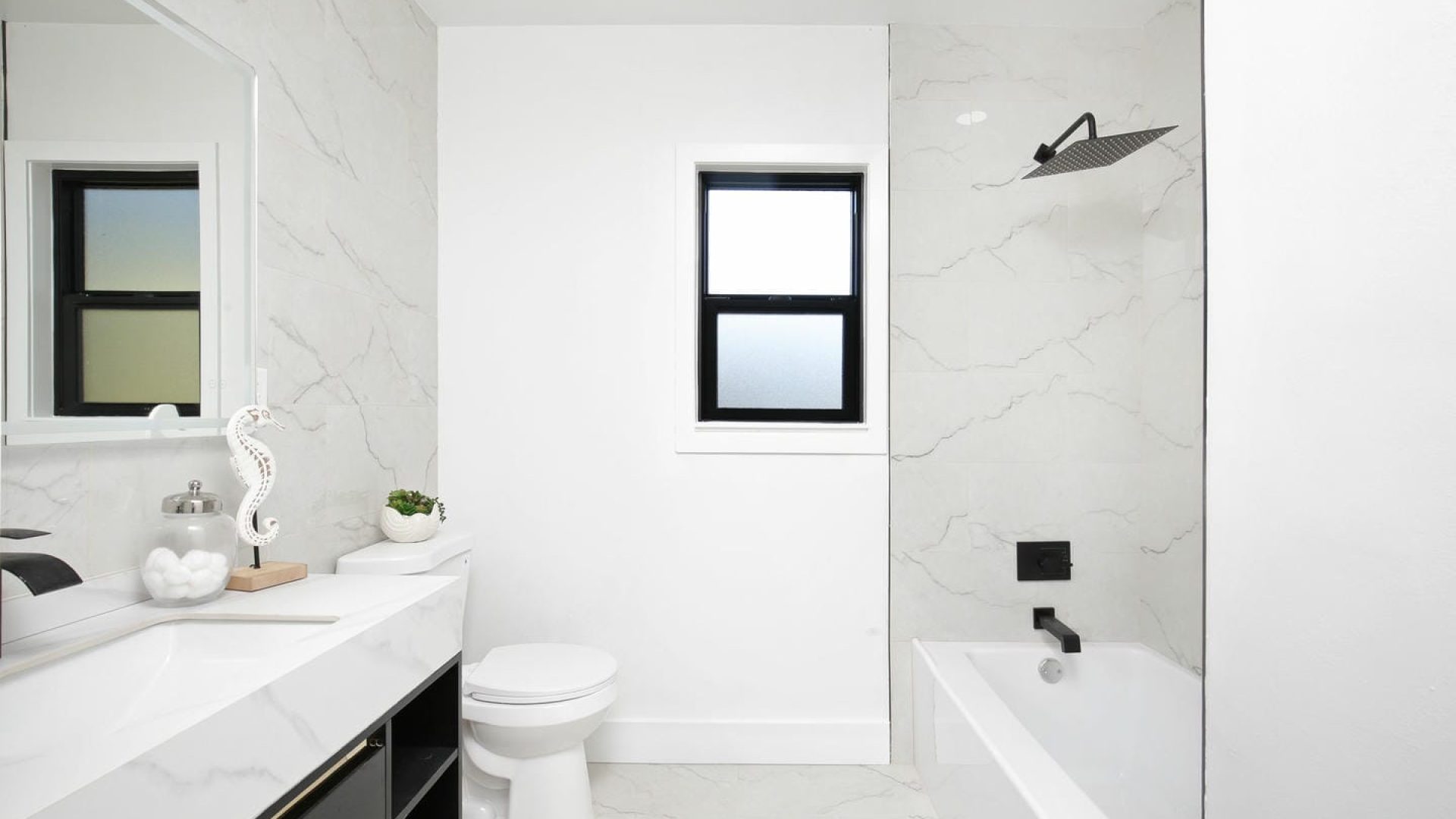 Hallbathroom(1)