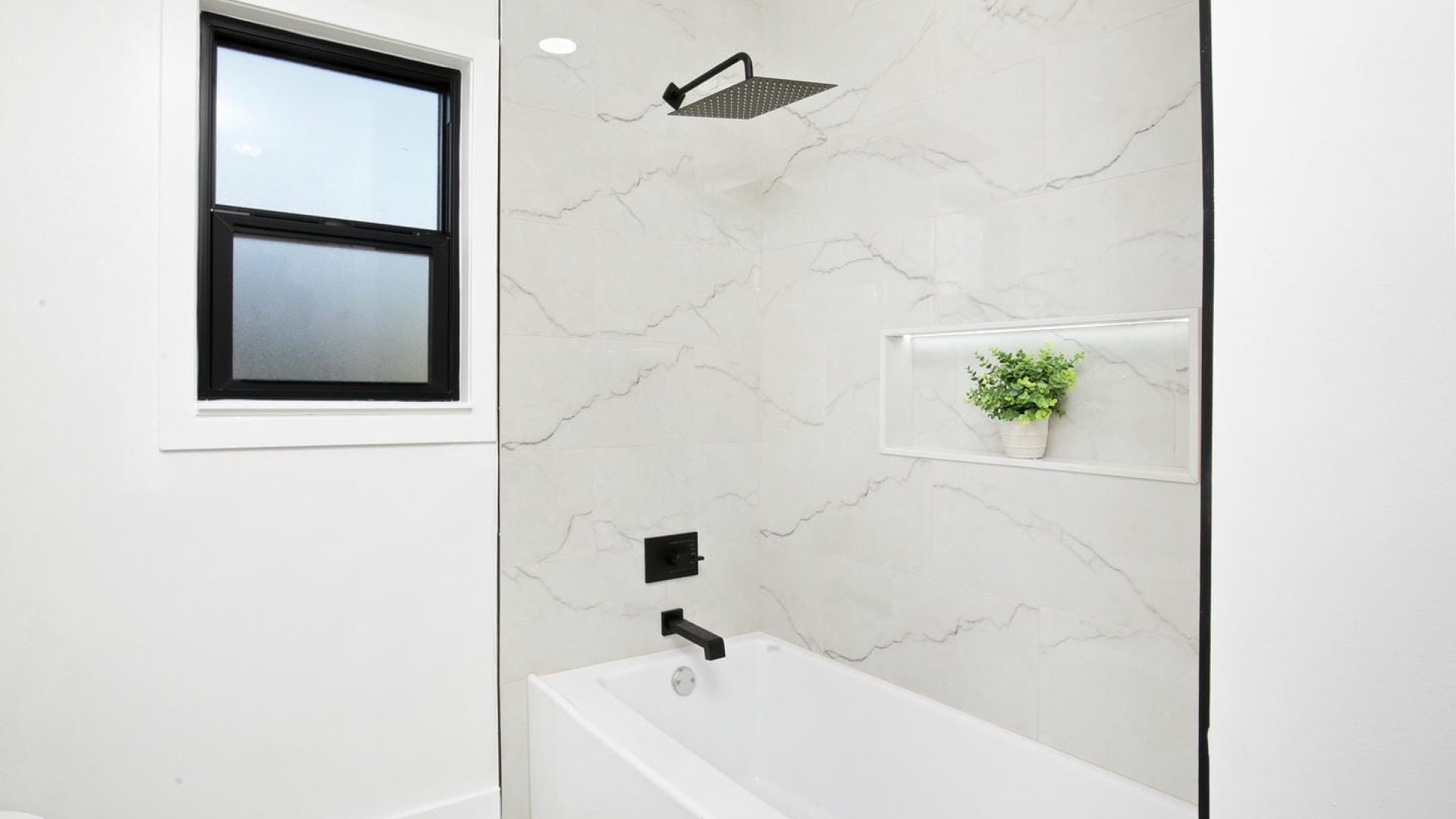 Hallbathroom(2)