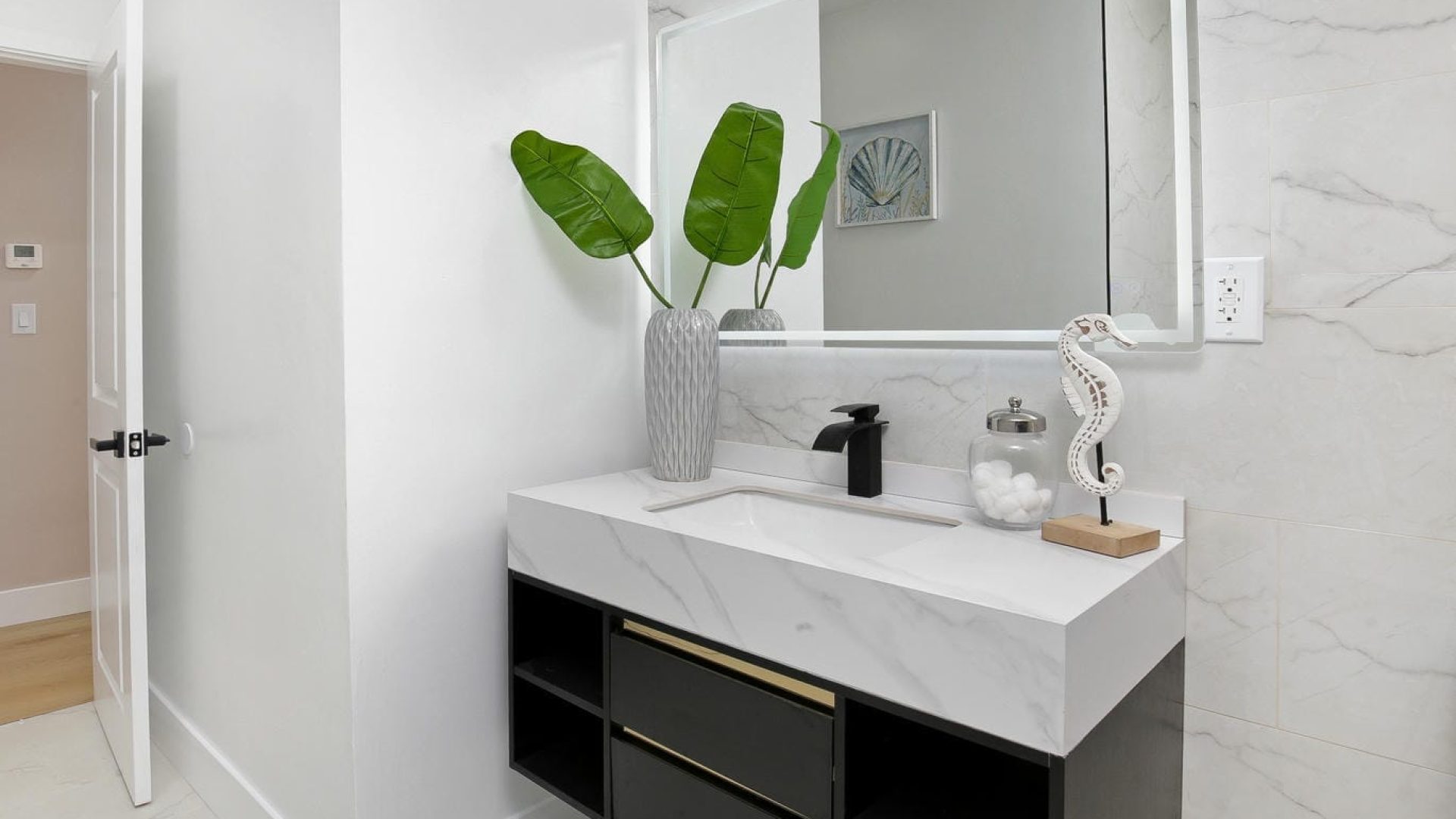 Hallbathroom(3)